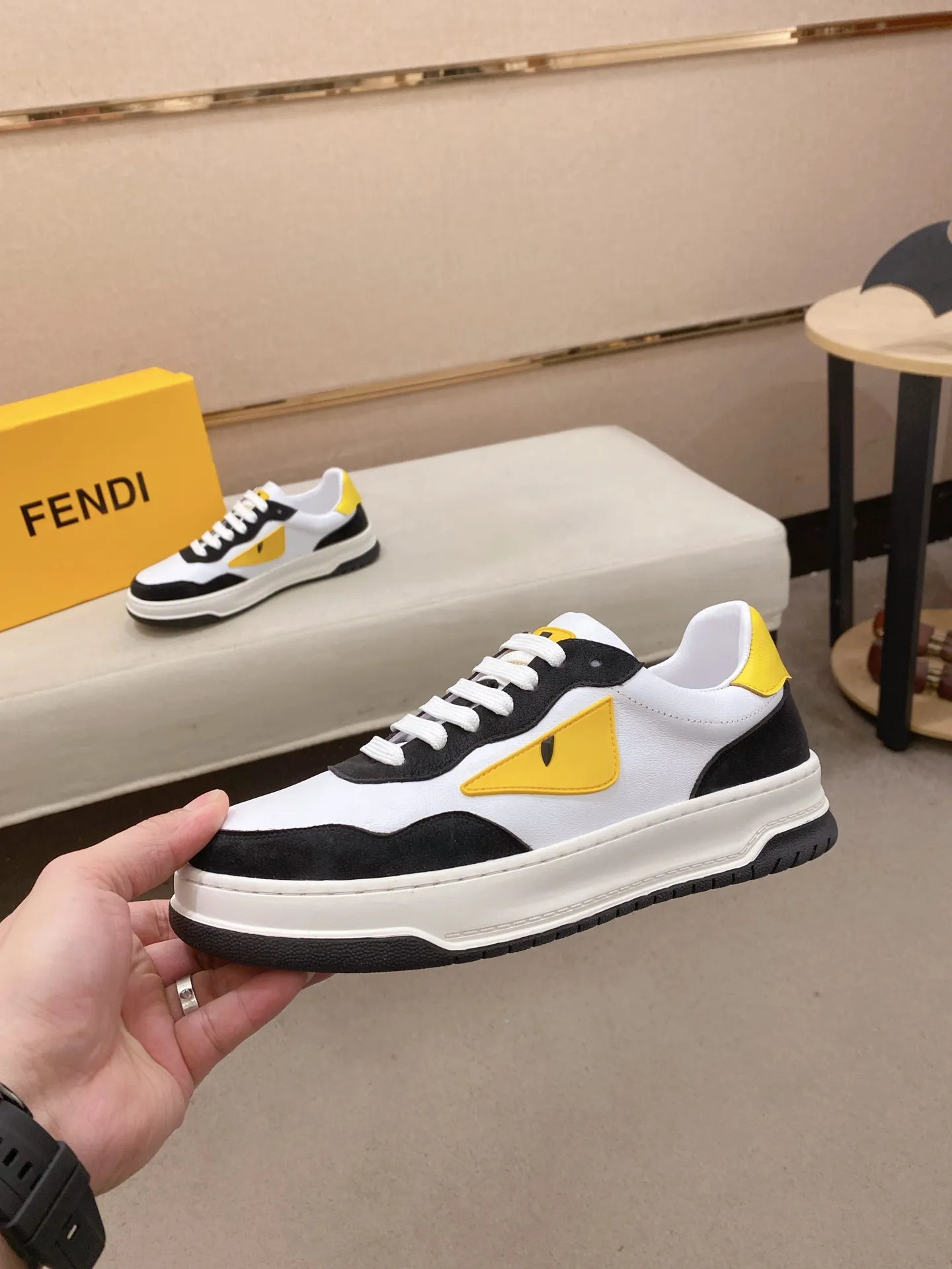 Factory price 380💰 (fendi) New style 👊🏻 upper 🇮🇹 imported cowhide fabric 🇩🇪 lining imported sheepskin lining. The original outsole is molded to highlight the identity of every man, and the upper foot is elegant and stable🚶🏻🚶🏻The high-end custom counters reproduce the original version📯No matter the wind or rain, the shoe last remains unchanged and can withstand the verification of time🔍️,🔵 Size: 38-44